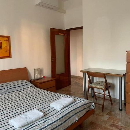 Comfortable Room Suitable 1-2 Pax Болонья Экстерьер фото