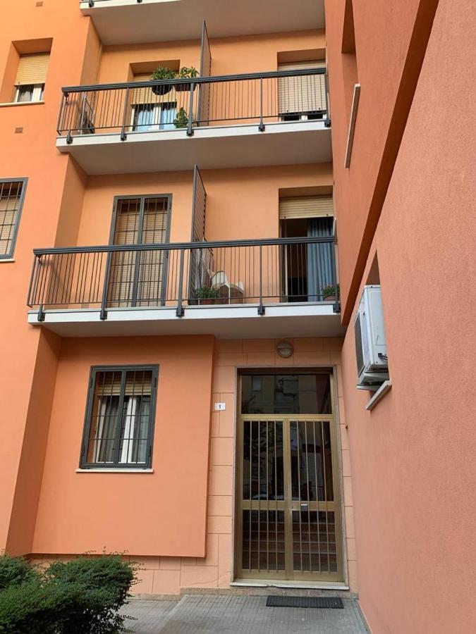 Comfortable Room Suitable 1-2 Pax Болонья Экстерьер фото